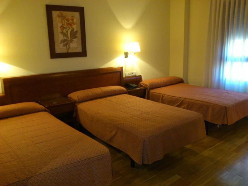 Hostal Plaza Mayor Torrejón de Ardoz Eksteriør bilde