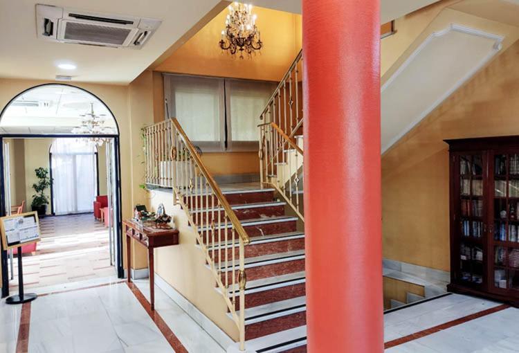 Hostal Plaza Mayor Torrejón de Ardoz Eksteriør bilde