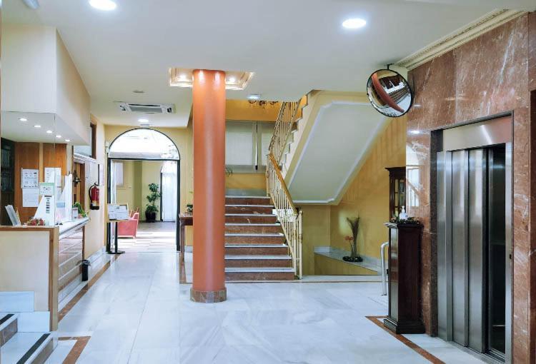Hostal Plaza Mayor Torrejón de Ardoz Eksteriør bilde