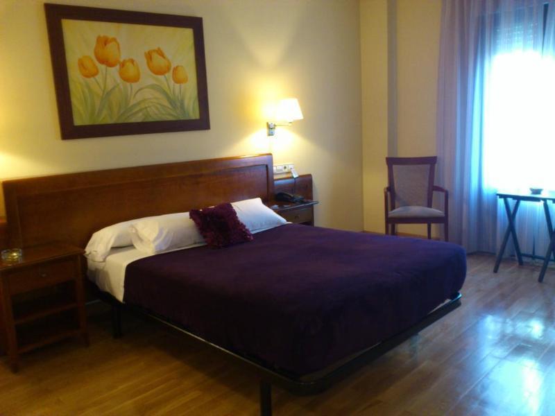 Hostal Plaza Mayor Torrejón de Ardoz Eksteriør bilde